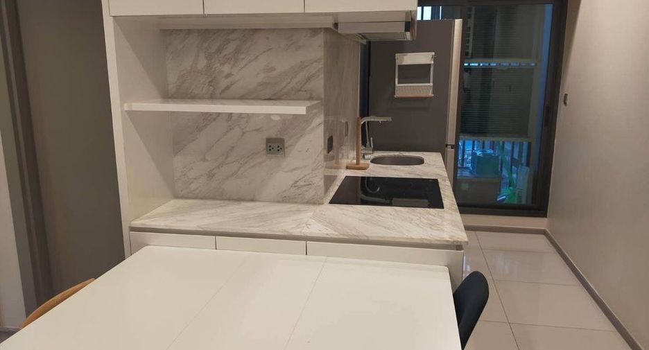 Wohnung zur Miete mit 2 Zimmer in Huai Khwang, Bangkok