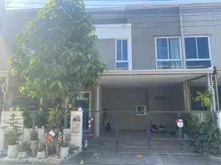 For sale 4 bedrooms townhouse in Don Mueang, Bangkok