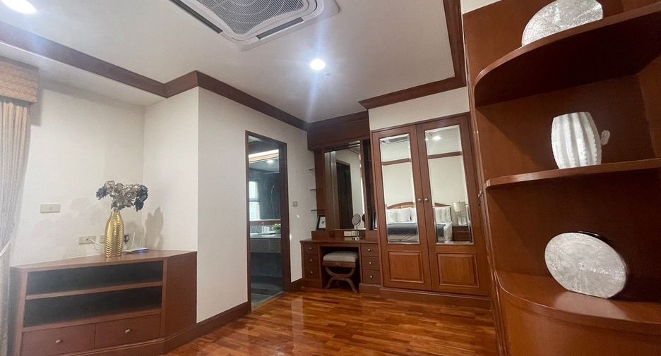 For rent 3 ベッドルーム apartment in Watthana, Bangkok