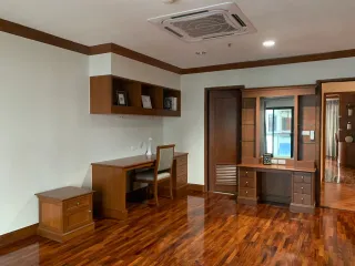 Apartment zur Miete mit 3 Zimmer in Watthana, Bangkok