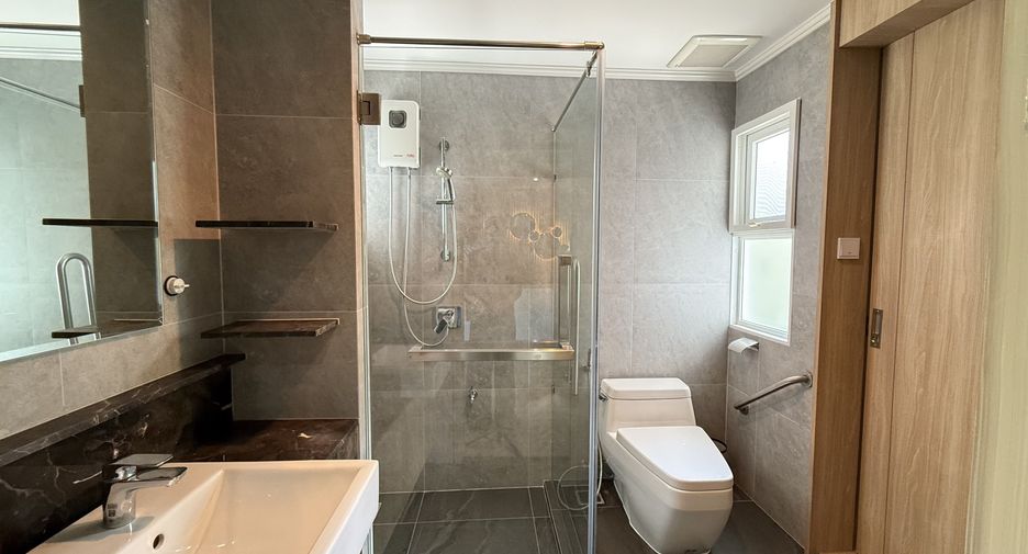 For sale 4 ベッドルーム house in Mueang Phuket, Phuket