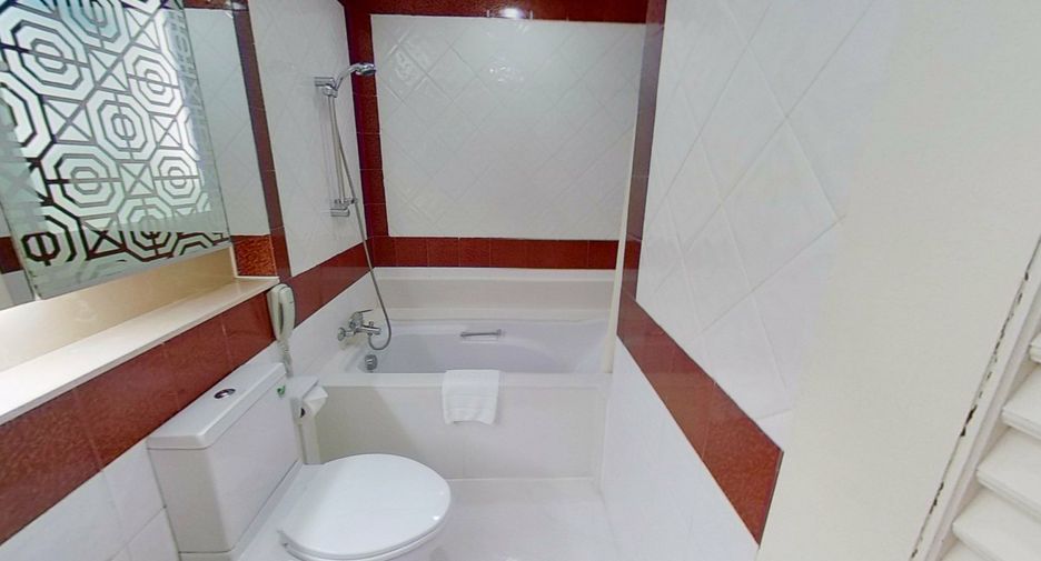 For rent 2 bedrooms condo in Khlong Toei, Bangkok