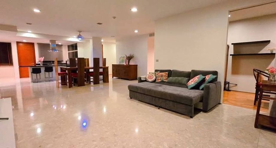 For rent 3 bedrooms condo in Khlong Toei, Bangkok