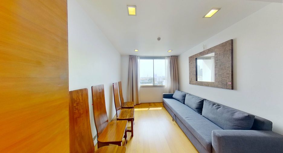 For rent 3 bedrooms condo in Khlong Toei, Bangkok