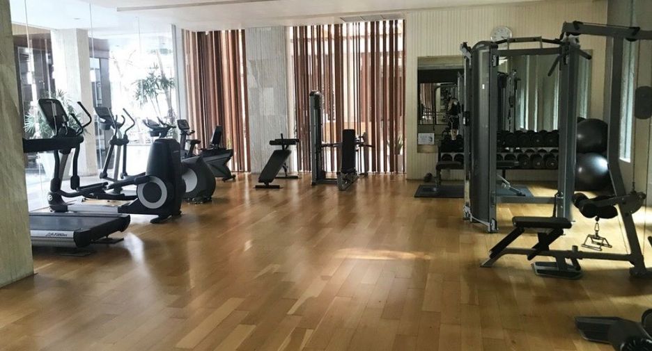 For rent 3 bedrooms condo in Khlong Toei, Bangkok