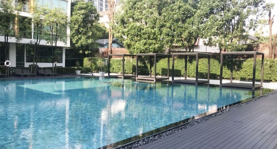 For rent 3 bedrooms condo in Khlong Toei, Bangkok