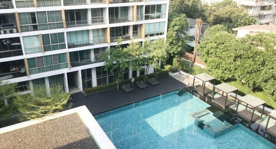 For rent 3 bedrooms condo in Khlong Toei, Bangkok