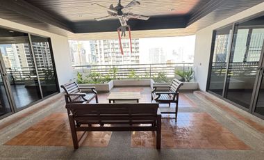 For rent 4 bedrooms apartment in Khlong Toei, Bangkok
