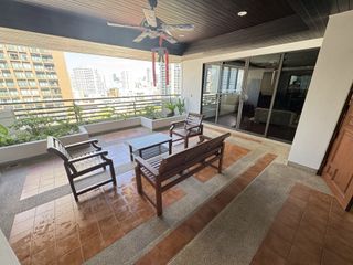 À louer 4 chambres appartement à Khlong Toei, Bangkok