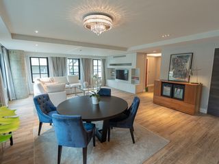 Condo en alquiler de 3 habitaciones en Watthana, Bangkok