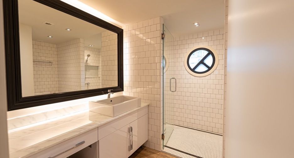 Wohnung zur Miete mit 3 Zimmer in Watthana, Bangkok