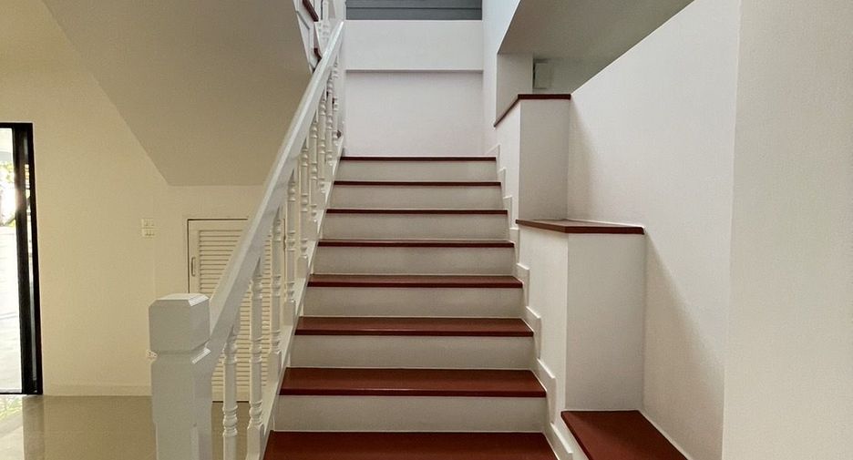 À vendre 3 chambres maison à Lat Phrao, Bangkok