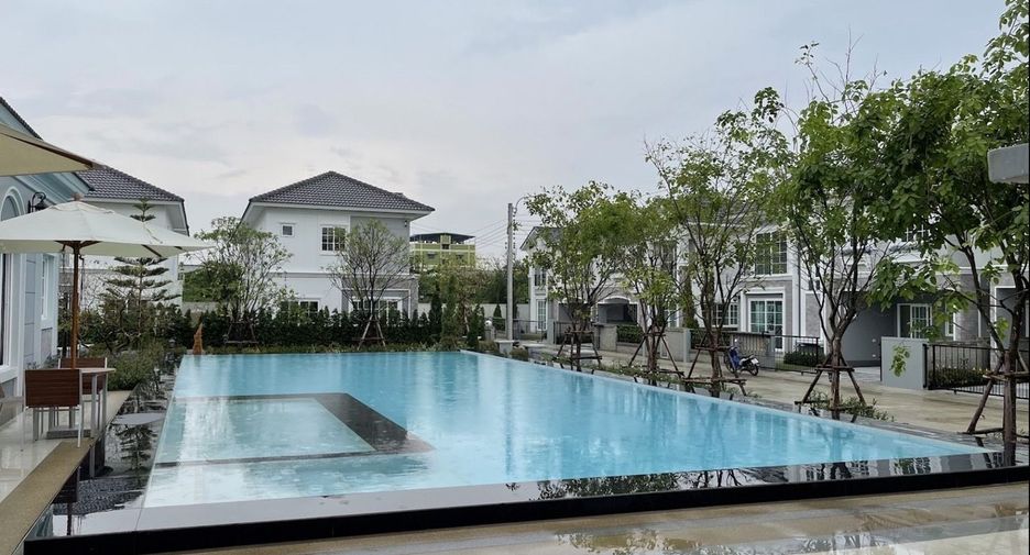For rent 3 bedrooms townhouse in Mueang Samut Prakan, Samut Prakan