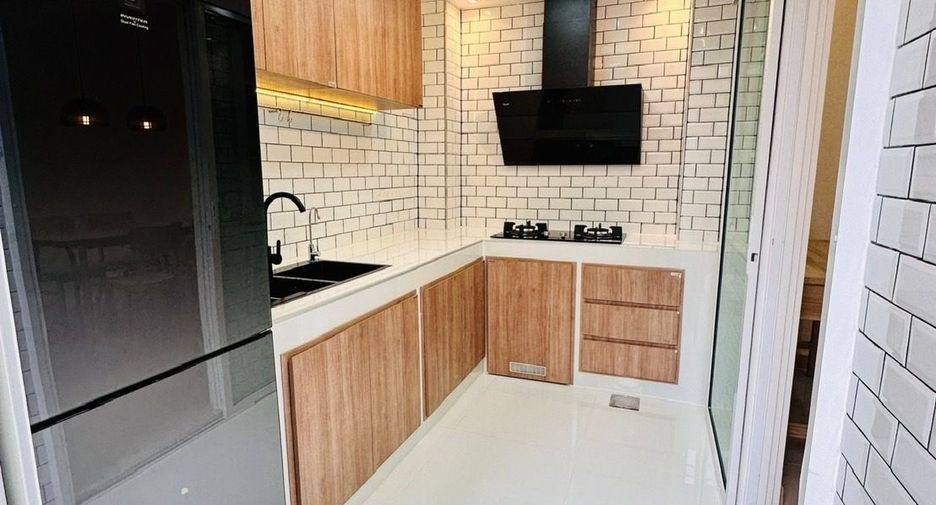 For rent 3 bedrooms townhouse in Mueang Samut Prakan, Samut Prakan