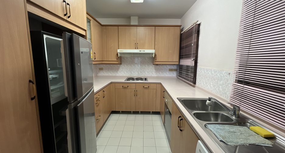 For rent 2 bedrooms condo in Bang Na, Bangkok