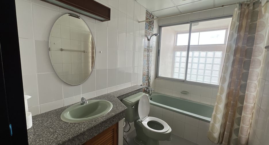For rent 2 bedrooms condo in Bang Na, Bangkok