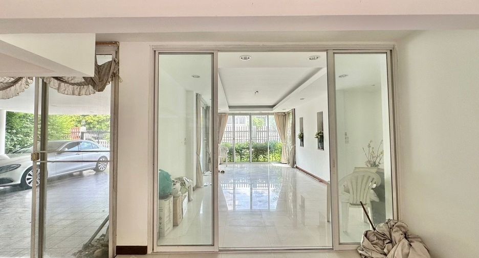 Casa en venta de 6 habitaciones en Suan Luang, Bangkok