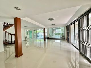 Casa en venta de 6 habitaciones en Suan Luang, Bangkok