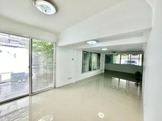 Casa en venta de 6 habitaciones en Suan Luang, Bangkok