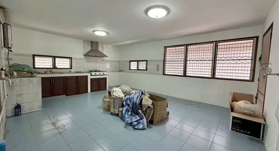 Casa en venta de 6 habitaciones en Suan Luang, Bangkok
