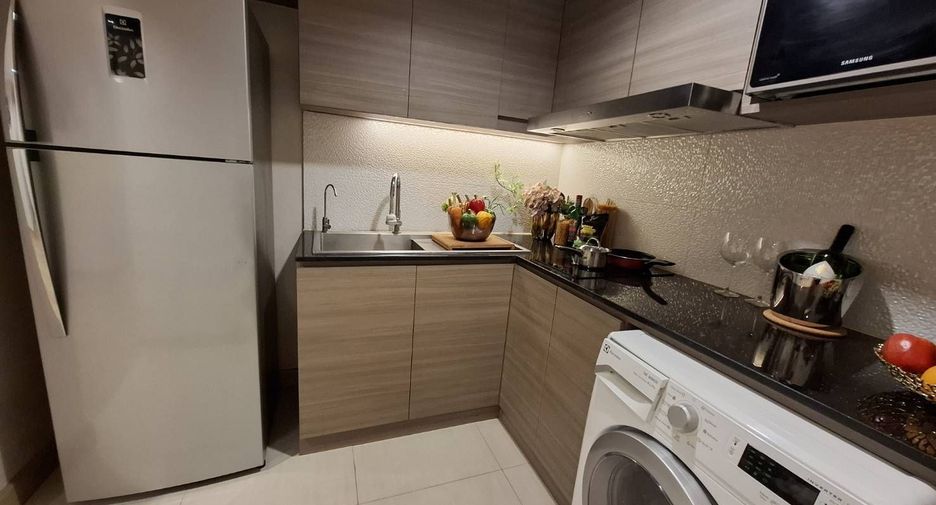 For rent 1 bed apartment in Pathum Wan, Bangkok