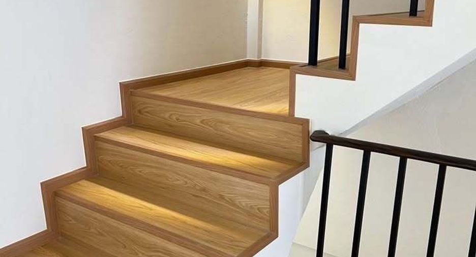 For rent 4 bedrooms house in Khlong San, Bangkok