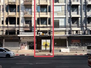 For rent 6 bedrooms retail Space in Chatuchak, Bangkok