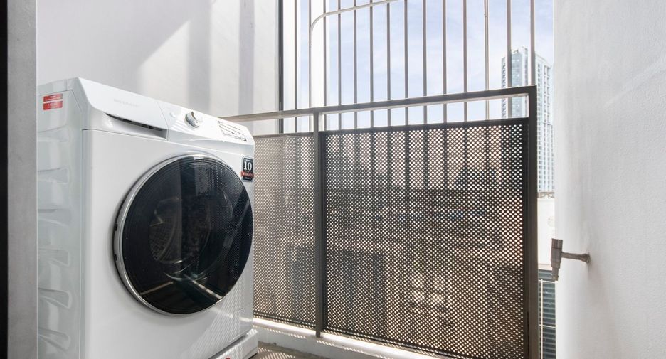 For rent 1 bed condo in Khlong Toei, Bangkok