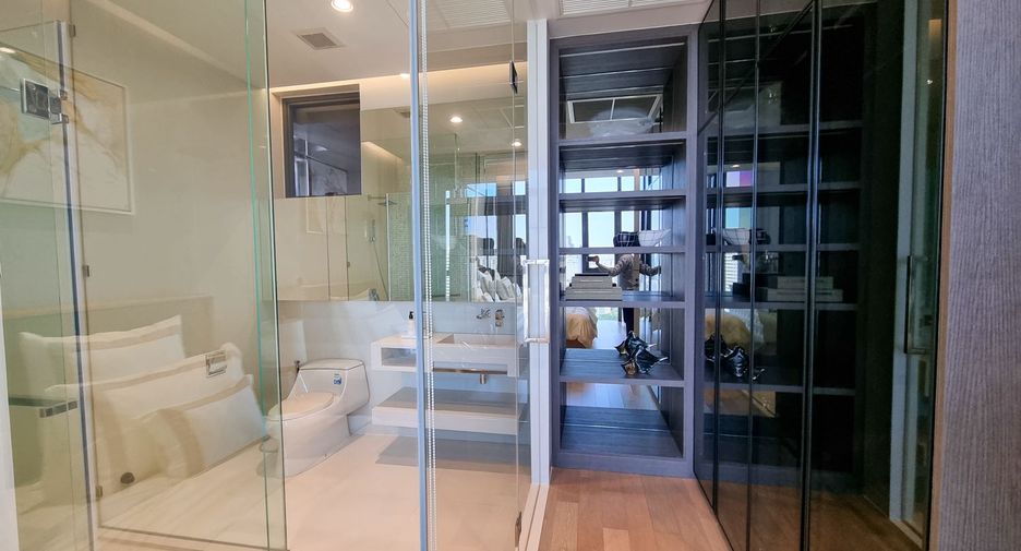 For rent and for sale 2 bedrooms condo in Khlong Toei, Bangkok