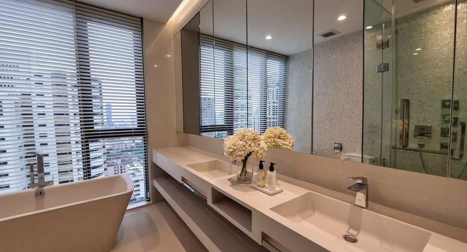 For rent and for sale 2 bedrooms condo in Khlong Toei, Bangkok
