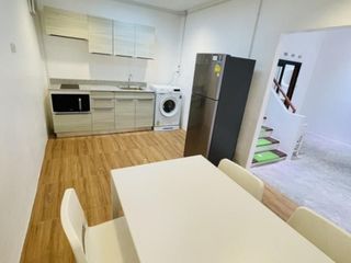 For rent 3 bedrooms townhouse in Bang Na, Bangkok