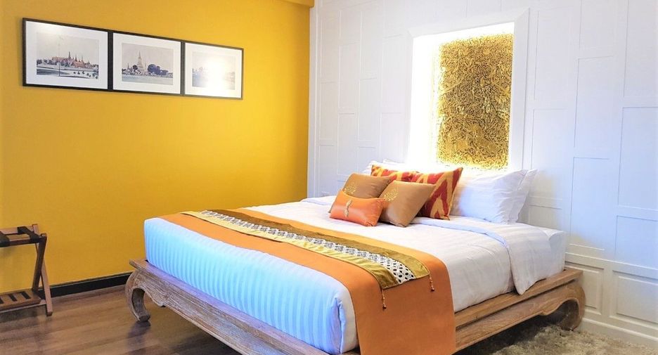 For rent 4 bedrooms townhouse in Watthana, Bangkok