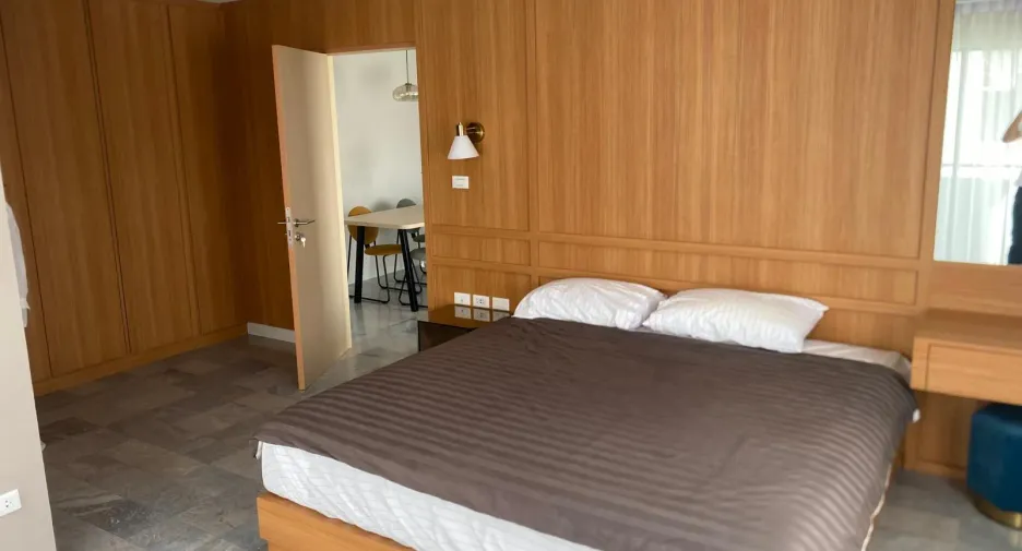 For sale 1 bed condo in Phaya Thai, Bangkok