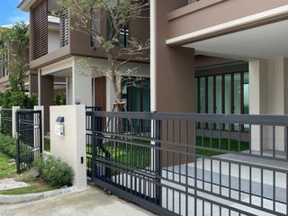 For sale and for rent 4 bedrooms house in Bang Kapi, Bangkok