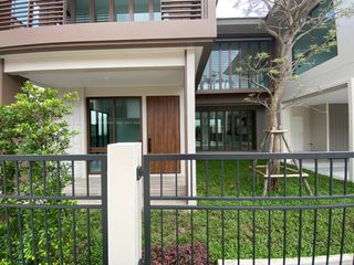 For sale and for rent 4 bedrooms house in Bang Kapi, Bangkok