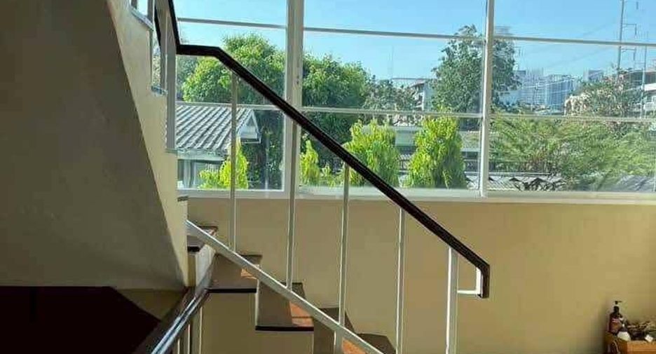 Reihenhaus zur Miete mit 5 Zimmer in Phra Khanong, Bangkok