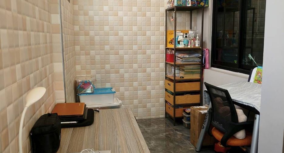 À vendre 3 chambres maison à Saphan Sung, Bangkok