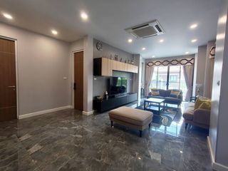 出售 3 卧室 独立屋 在 Saphan Sung, 曼谷
