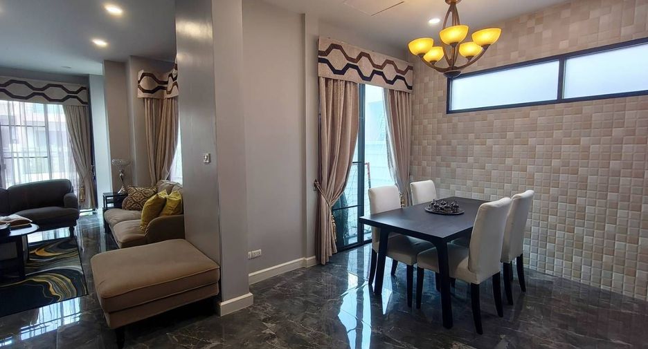 À vendre 3 chambres maison à Saphan Sung, Bangkok