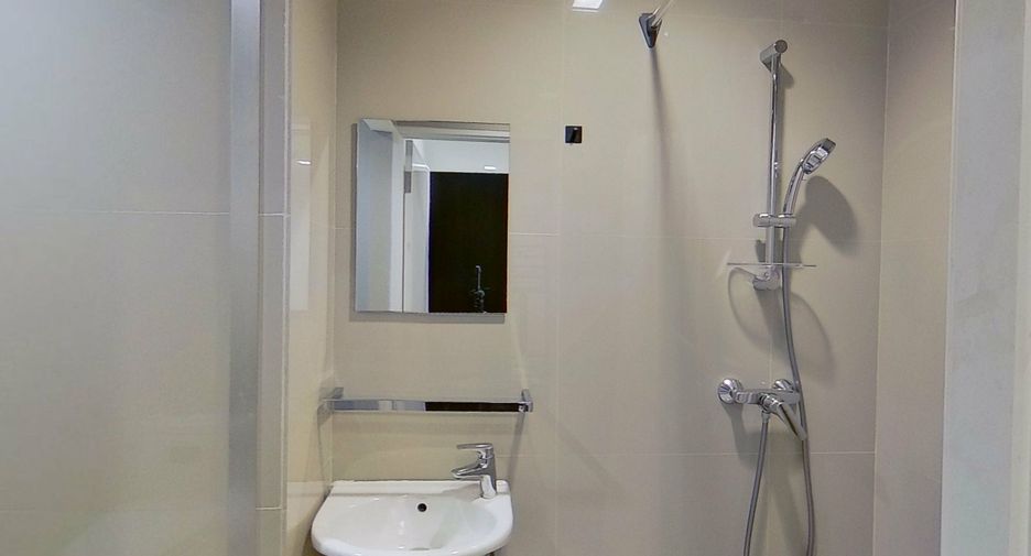 For rent 3 bedrooms condo in Sathon, Bangkok