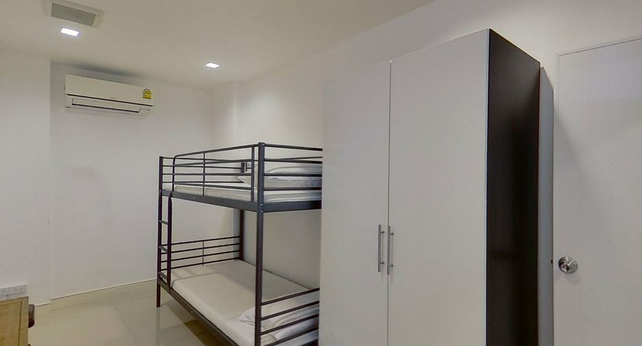 For rent 3 bedrooms condo in Sathon, Bangkok