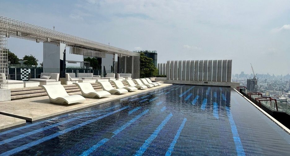 For rent 2 bedrooms condo in Chatuchak, Bangkok