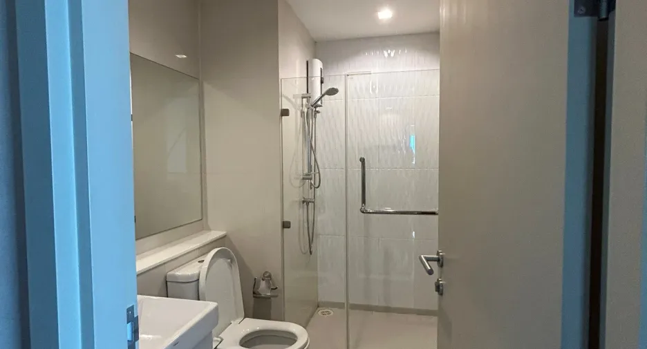 For rent 2 bedrooms condo in Chatuchak, Bangkok