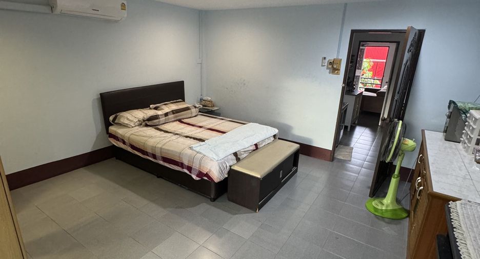 For sale 3 bedrooms retail Space in Mueang Phuket, Phuket