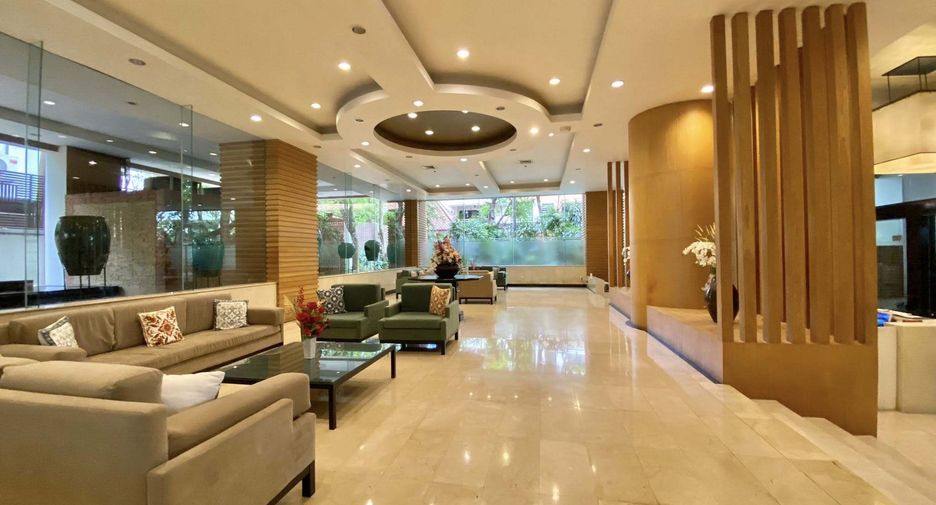 For rent 4 bedrooms condo in Watthana, Bangkok