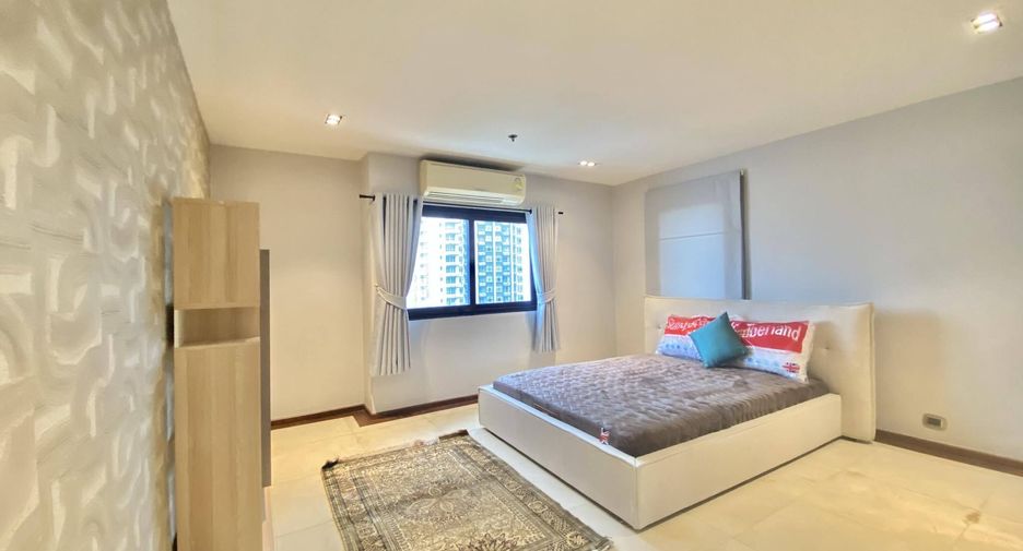 For rent 4 bedrooms condo in Watthana, Bangkok