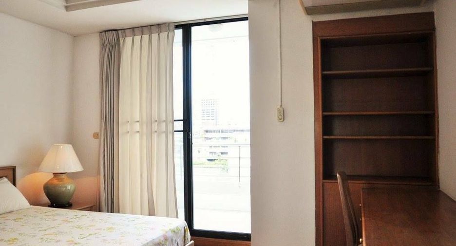 For rent 3 bedrooms apartment in Sathon, Bangkok