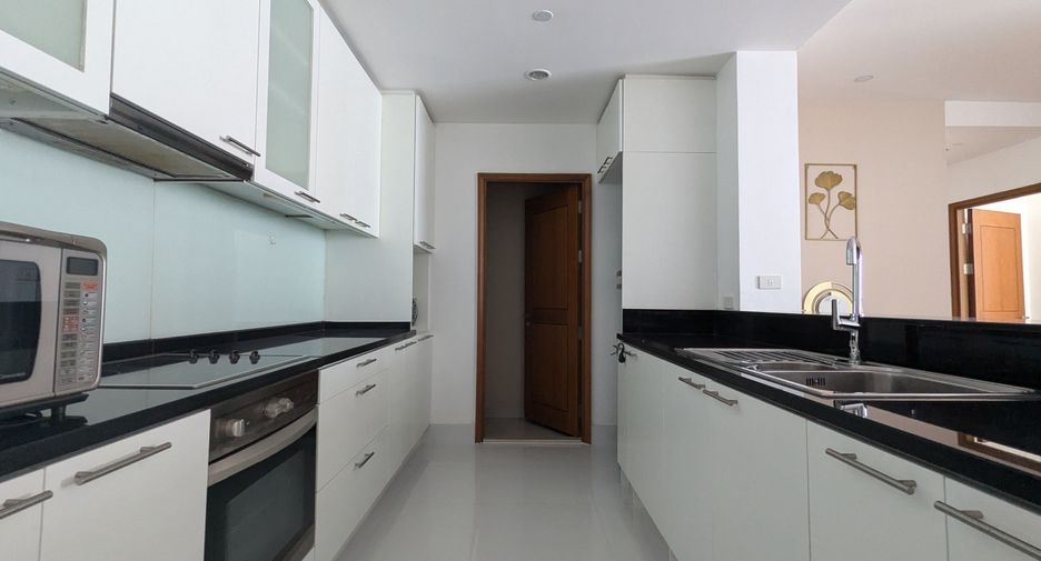 For rent 2 bedrooms condo in Sathon, Bangkok