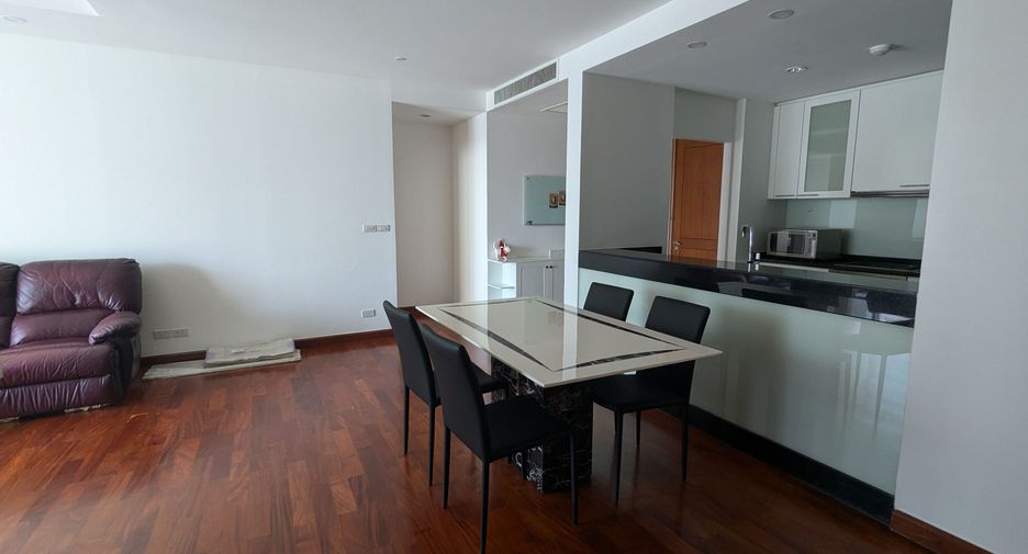 For rent 2 bedrooms condo in Sathon, Bangkok