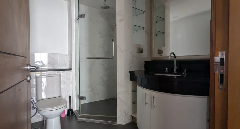 For rent 2 bedrooms condo in Sathon, Bangkok